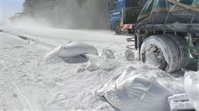 貢寮台2線白雪茫茫真相曝！連結車卡路中