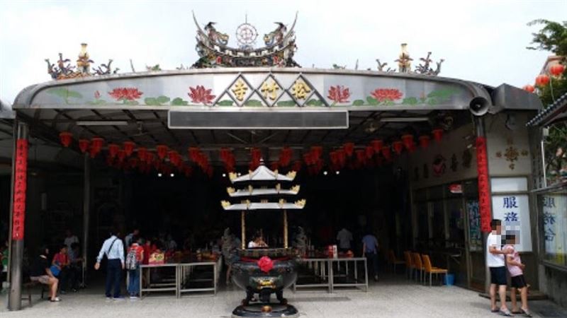 松竹寺香油錢收入2千萬！員警護送存銀行