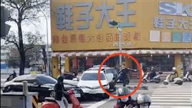 台南,警匪追逐,踹,持槍,員警,駕駛,毒品,通緝犯,執勤過度