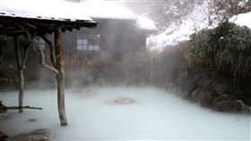 溫泉https://www.flickr.com/photos/slackrhackr/7050913005/in/photolist-bK4LMB-2mD5nhe-2mCGMn7-Q5NzRG-Q5NzRb-atdPcj-8kJGWu-dHxnGf-SWmngG-PKgy3L-ofNxCz-MnFi4r-dvwGBY-2cbhmDW-dHxjSm-23KqLsJ-mKLDi-PK7Fy-PVhF