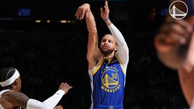 ▲柯瑞（Stephen Curry）投進5顆三分球，攻下全隊最高28分。（圖／翻攝自勇士推特）