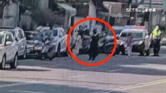 為買「排隊香腸」違停　運將擋民宅爆口角