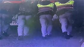 彰化，曉陽地下道，貨車拋錨，4永警推車上坡100公尺，民眾稱讚(圖／翻攝畫面)