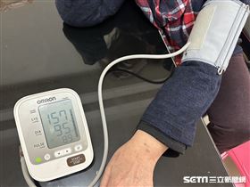 量血壓(讀者提供)