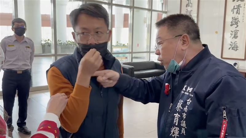 藍喊重罰台南違法夜市！攤商代表怒嗆議員