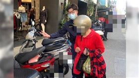 ▲台中市豐原區67歲陸姓婦人日前騎機車到廟東商圈逛街採購，卻因為忘記停車點，誤以為機車遭竊，好在報警後由警方幫忙尋回，對此陸女相當抱歉。（圖／警方提供）