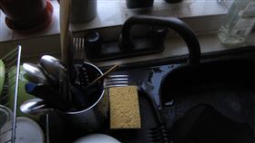 廚房 水槽
https://www.flickr.com/photos/noii/1337076647/in/photolist-339SiD-2dGTrE-RkqYH-dzWXK3-Pyx1-ckHGuU-2dCmM2-AC6xN-L2CumV-4f9UhX-4fzfEZ-pKPCj-4f9S5B-64Jzgs-9fbTiM-4f9QEP-4fdQiL-4fdN3Q-4fdQAm-4fdN37