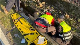 苗栗印尼男酒駕自撞命危！警發現驚人身分（圖／翻攝畫面）