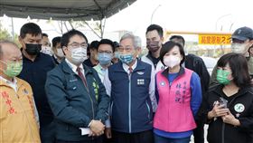 台南市長黃偉哲2023年2月3日特地視察永安轉運站，台南市議員黃肇輝、陳秋萍、林冠維、林燕祝、楊中成、朱正軒、李鎮國皆親自到場，表達對工程進度的關心。(圖/台南市政府)