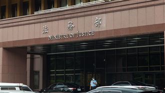 幕後／檢察官變事務官　薪水縮水達5成