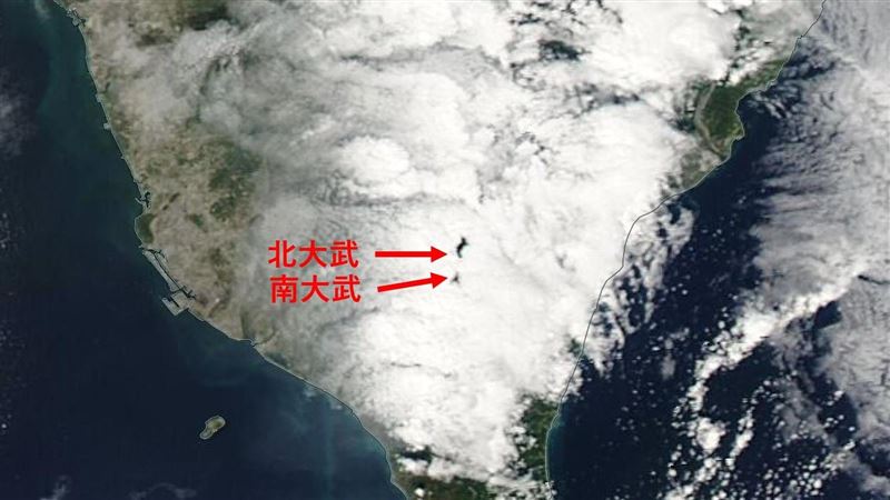 南台灣被白雲覆蓋　驚見綠色小點是奇景