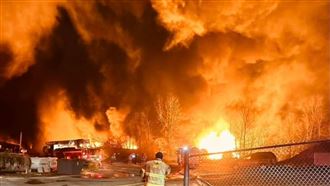 台南新市工廠傳火警　全面燃燒火勢不可控