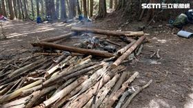21名山友在八仙山林班地檢林木營火炊煮遭法辦。（圖／東勢林管處提供）