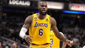 ▲詹姆斯（LeBron James）本場拿下27分，距離歷史得分王只剩36分。（圖／美聯社／達志影像）