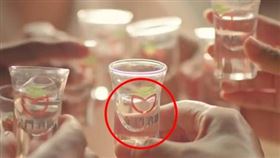 中國解放軍新MV出現金門高粱。（圖／翻攝自東部戰區微博）