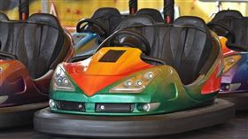 中國一名孩童因為遊玩碰碰車發生腹部撞擊，結果肝臟因此破裂。（示意圖／pixabay）