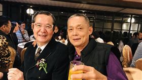 巴戈（圖左）癌逝1周年將至，老友鄭平君曝祂私下為人。（圖／鄭平君提供）