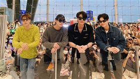 泰國F4接受媒體聯訪時行徑誇張。（圖／翻攝自GMM TV臉書）