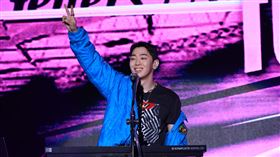 Gray秀中文。（圖／Wonder提供）