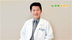 「疼痛不要拖、也不要忍！」醫師建議所有持續的疼痛，都需及早諮詢疼痛專科醫師接受治療。