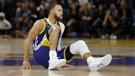 ▲柯瑞（Stephen Curry）左小腿挫傷將休息數週，可能無緣全明星賽。（圖／美聯社／達志影像）