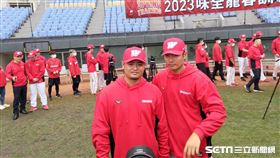 ▲王躍霖與王維中合影。（圖／記者蕭保祥攝影）