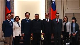 柯文哲拜會立法院長游錫堃。（圖／記者盧素梅攝影）