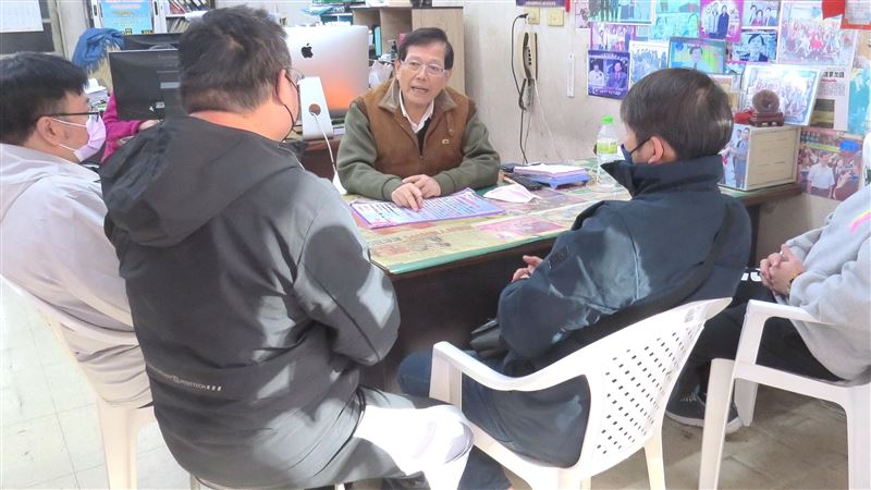 他年薪過百萬沒人要　3因素成社交尷尬症