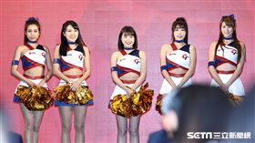 ▲經典賽台灣隊成立記者會，經典女孩貴貴、Peggy、峮峮、妮可和短今出席。（圖／記者劉彥池攝影）