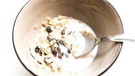 燕麥奶https://www.flickr.com/photos/30478819@N08/31533748447/in/photolist-Q3wGN4-2j6LNKL-gSoSRb-ij895V-22dxfMe-gSpYEF-AN6xt4-gSpzw6-h9Z1YZ-gSpiej-gTUJX8-h9ZxgT-h9Zd8o-h9Zm7t-gSoU3E-h9Zioc-gSpHH6-gSp6Z3-h