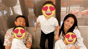 ▲隋棠與Tony結婚後育有2兒1女，一家五口生活相當幸福美滿。（圖／翻攝自隋棠臉書）
