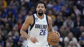▲籃網想用換來的丁威迪（Spencer Dinwiddie）換取范維特（Fred VanVleet）。（圖／美聯社／達志影像）