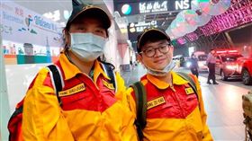 北榮急診部主治醫師王則堯（右）與資深護理師楊淑娟，昨晚加入台北市搜救隊前往土耳其支援。（圖／北榮提供）