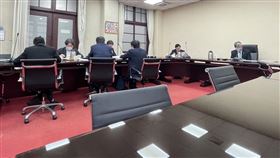 行政院長陳建仁今（7）日召開擴大防疫會議。（圖／行政院提供)