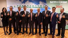 圖左到右分別為長榮航太製造事業體總經理李瑋章、董事長黃南宏、維修事業體總經理郭勝義。（圖／記者戴玉翔攝影）