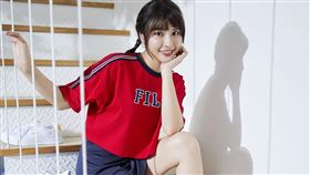 FILA驚喜宣佈與應援女神峮峮戀愛了。（圖／品牌業者提供）