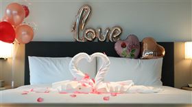 情人月專案浪漫客房佈置。（圖／旅宿業者提供）