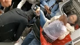 博愛座,大媽,國中生,下跪