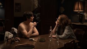 好萊塢「科幻女英雄」雪歌妮薇佛為戲「脫衣」。（圖／捷傑提供）