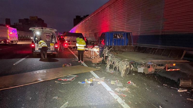 國2南桃園段車禍　男下車撿東西遭撞慘死