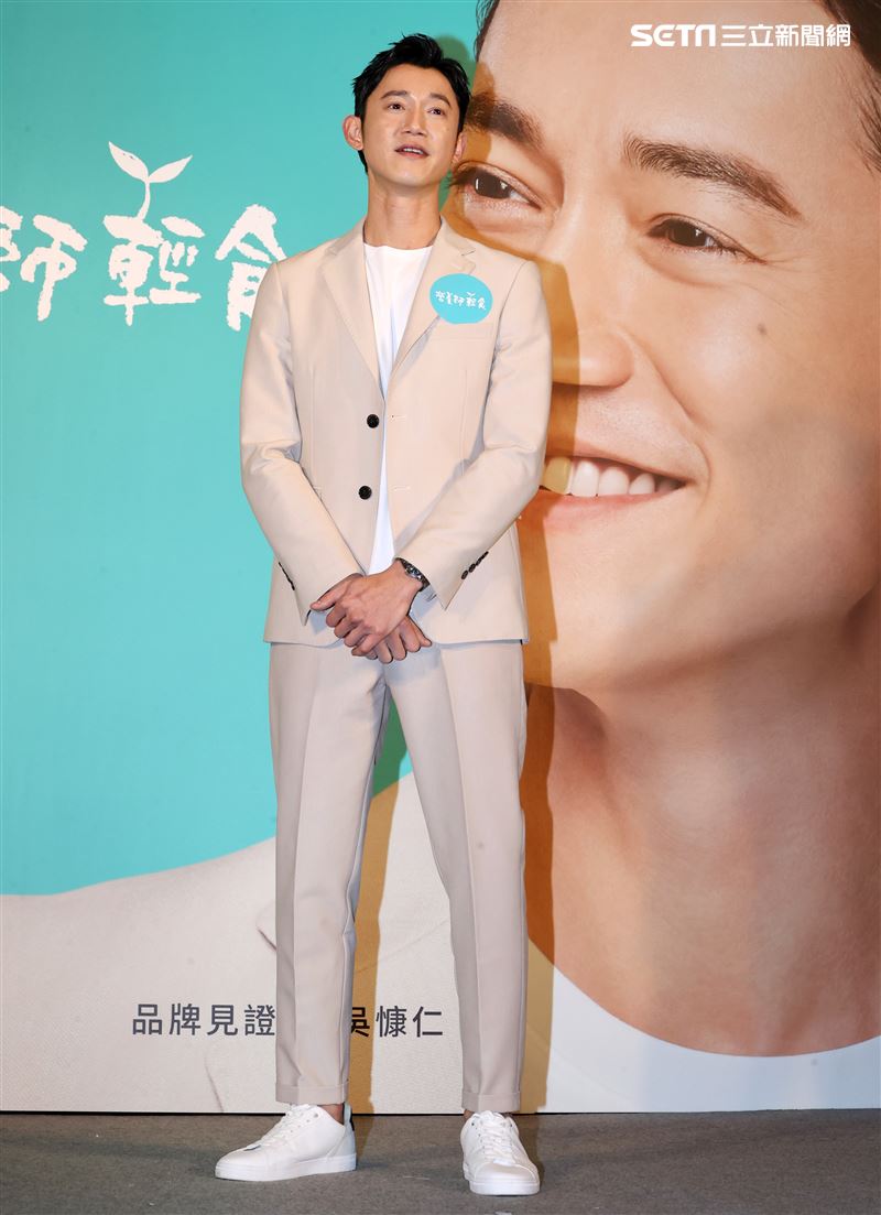 吳慷仁代言益生菌革命4.0見證記者會。（記者邱榮吉/攝影）