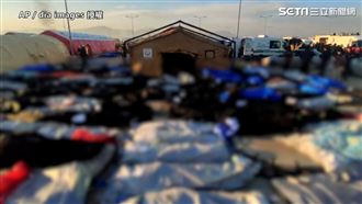 運屍袋不夠　土國大量遺體「只能蓋毯子」