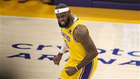 ▲詹姆斯（LeBron James）8日打破了賈霸（Kareem Abdul-Jabbar）維持了39年的紀錄。（圖／美聯社／達志影像）
