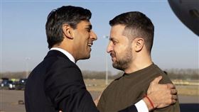 ▲英國首相蘇納克發布與澤倫司機會面的照片，歡迎澤倫斯基到訪英國。（圖／翻攝蘇納克官方IG）