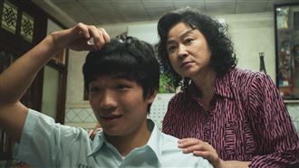 金馬影后轉行開理髮廳　驚見百萬網紅助陣