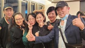 六月（中）日前出席花系列演員聚會。（圖／翻攝自蔡君茹＊六月臉書）