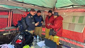 歐盟代表訪問台灣搜救隊基地。（圖／消防署提供）