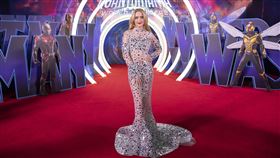 凱瑟琳紐頓透視裝超辣。（圖／迪士尼提供）