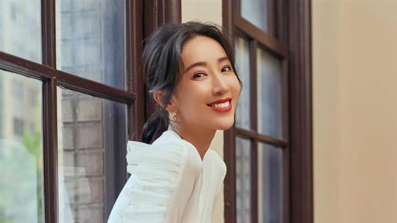 被控惡鄰首露面　隋棠消瘦擠微笑粉心疼