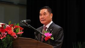 就職苗縣長  鍾東錦：當選無效訴訟不影響縣政建設苗栗縣第19屆縣長就職典禮25日舉行，對於被檢方提起當選無效之訴，新任縣長鍾東錦（圖）表示，司法一定會還他公道，也不會因此影響縣政建設。中央社記者管瑞平攝  111年12月25日